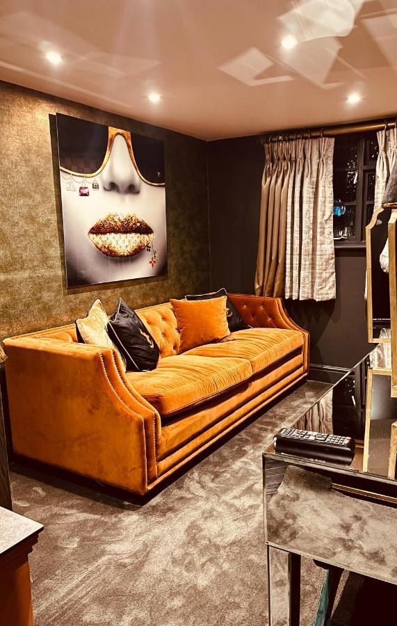 Funky Monk Hotel Epping Buitenkant foto