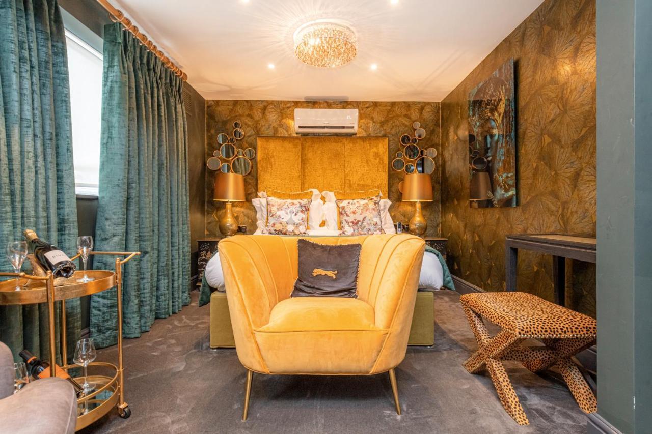 Funky Monk Hotel Epping Buitenkant foto